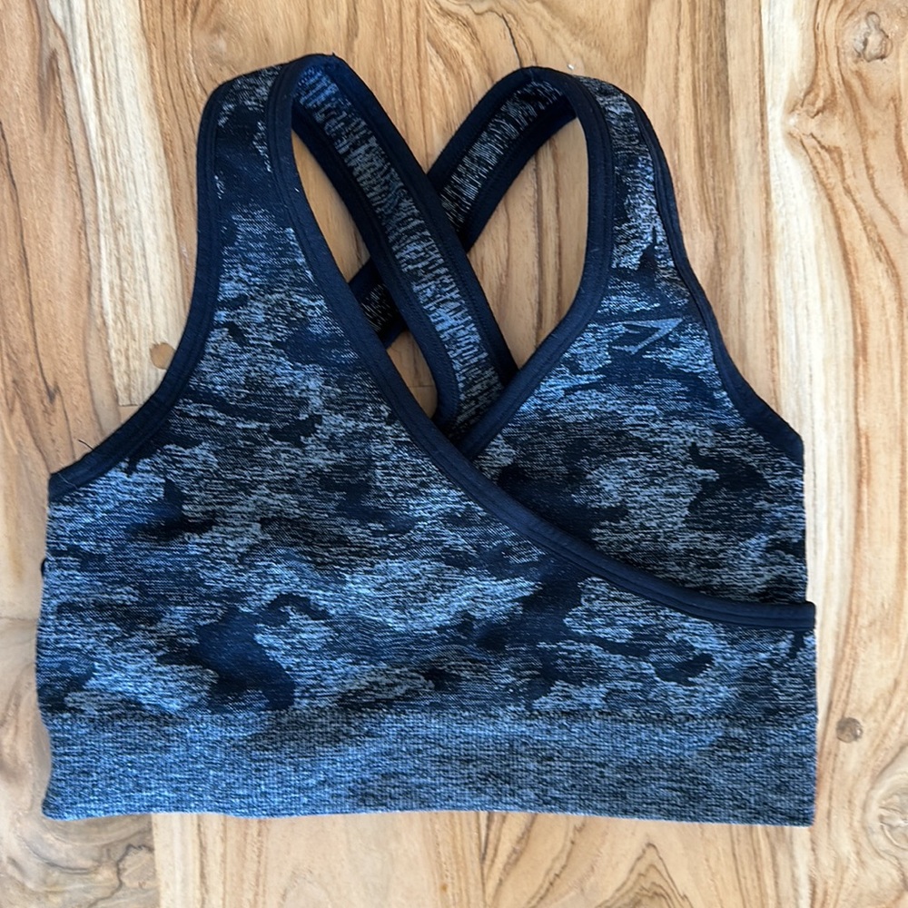 Gymshark Sports Bra Black and Gray Camo